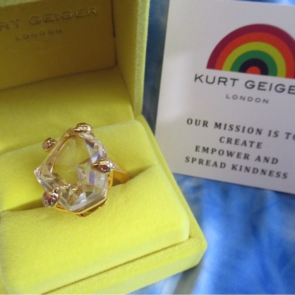 Kurt Geiger London Eagle Stone Clear Asymmetrical Shape Cocktail Ring Size 7 - Picture 2 of 8